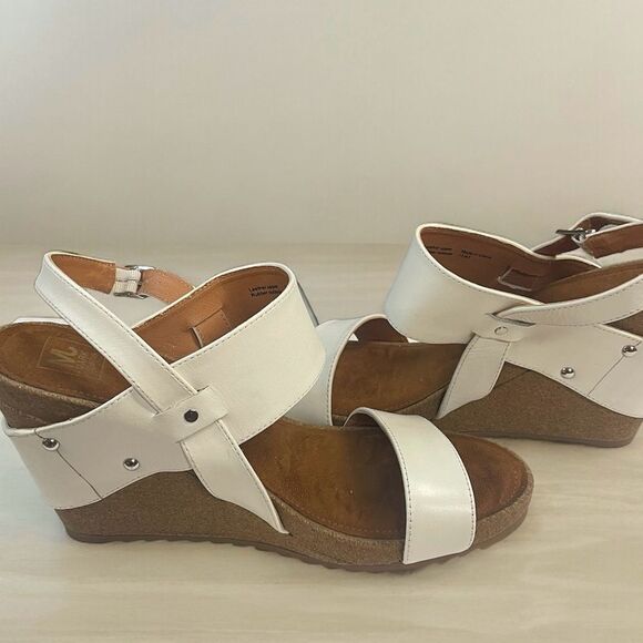 Mark Jenkins white wedge sandals, size US 11/41 EU - Picture 2 of 9